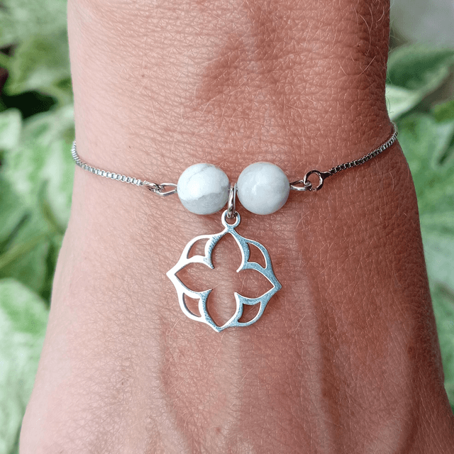 Howlite Necklace and Bracelet Set